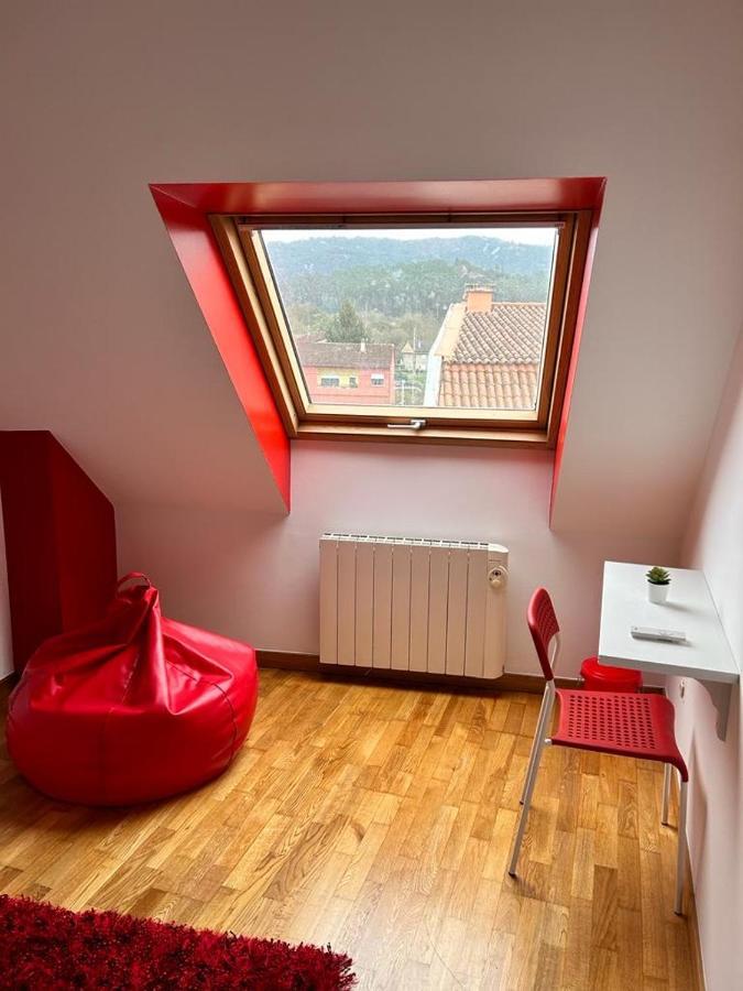 Acogedor Apartamento Atico En El Centro De O Porriño Exterior foto